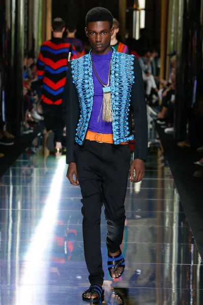 Look 49